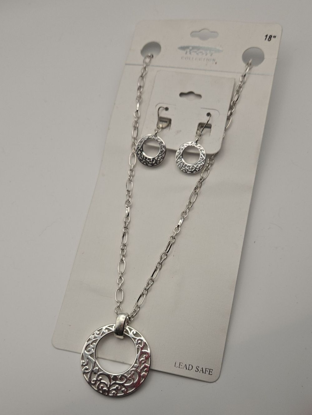 New Silver-tone 18" Chain, Circular Filigree Pendant, And Matching Earring Set